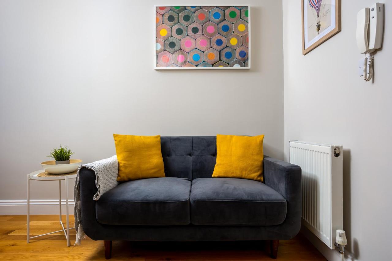 Contemporary Ground Floor Apartment - Town Centre With Parking! Cheltenham Exteriör bild